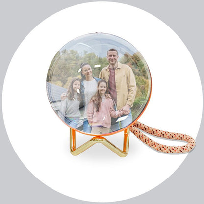 Video Memory Sphere – Glob multimedia interactiv pentru amintiri.